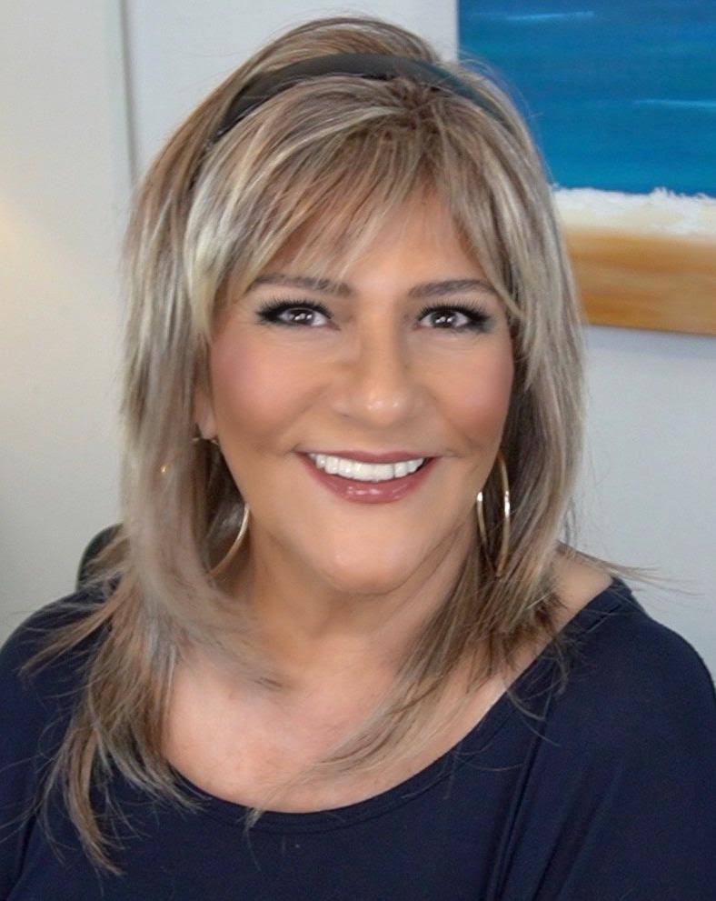 24BT18 Eclair Synthetic Wig M3238