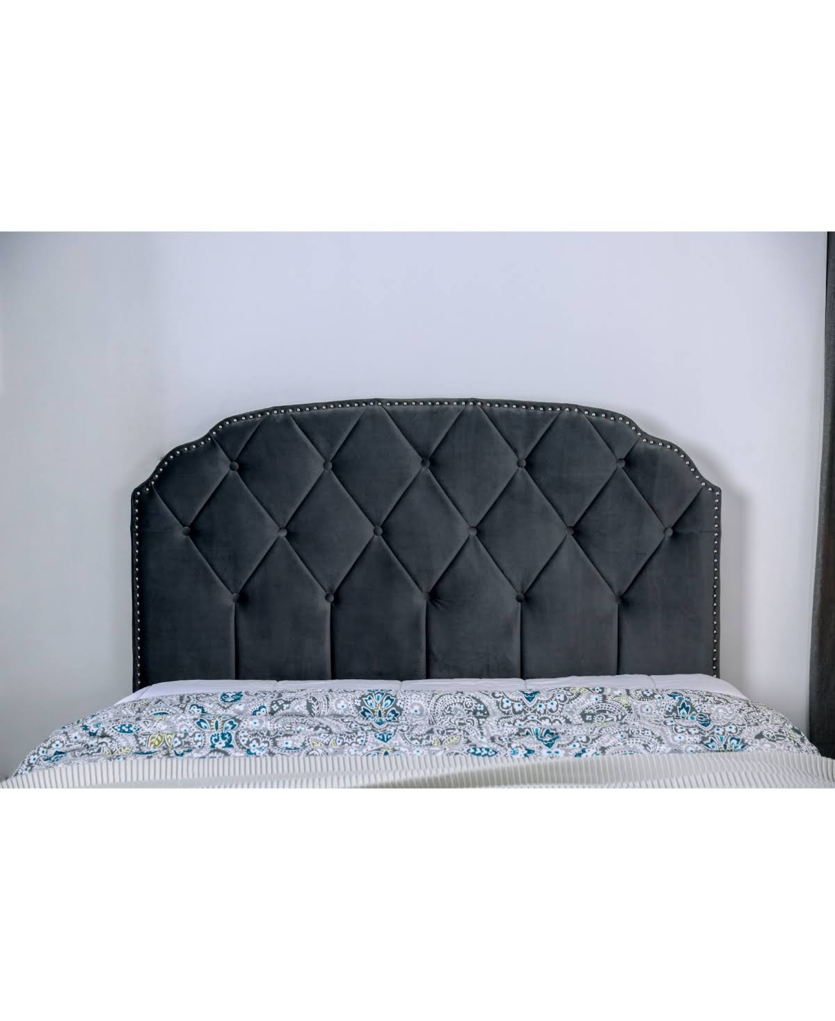 Tufted Twin Camelback Bed W10379