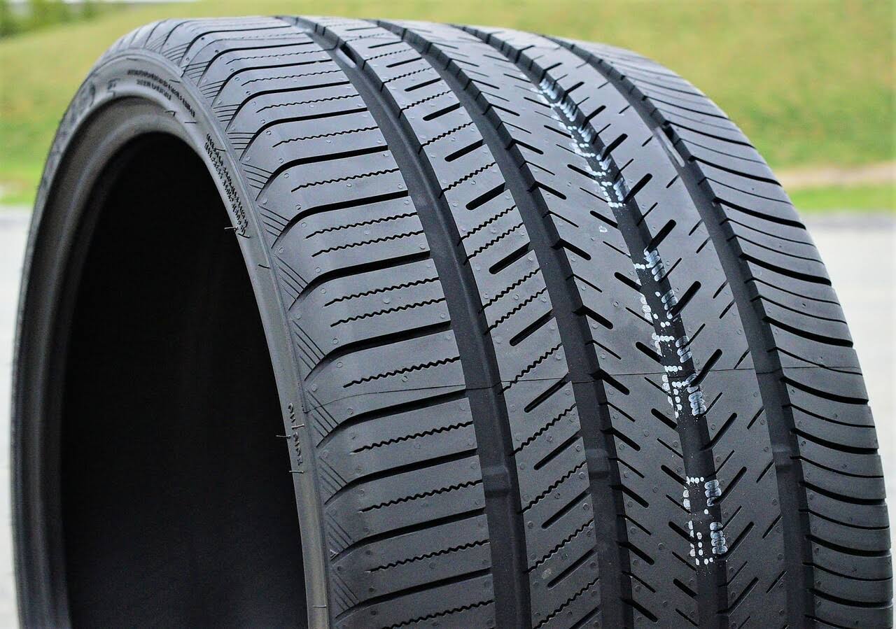 315/35R20 110W XL Tire W4616