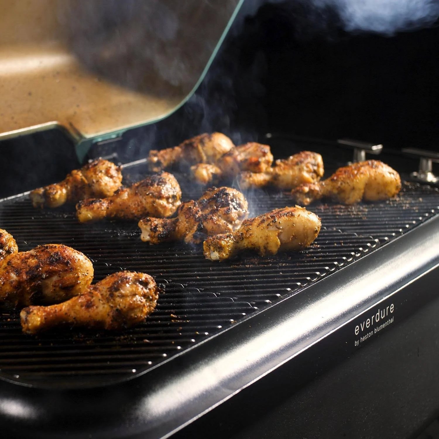 Graphite 3-Burner Propane Gas Grill with Stand Y20451