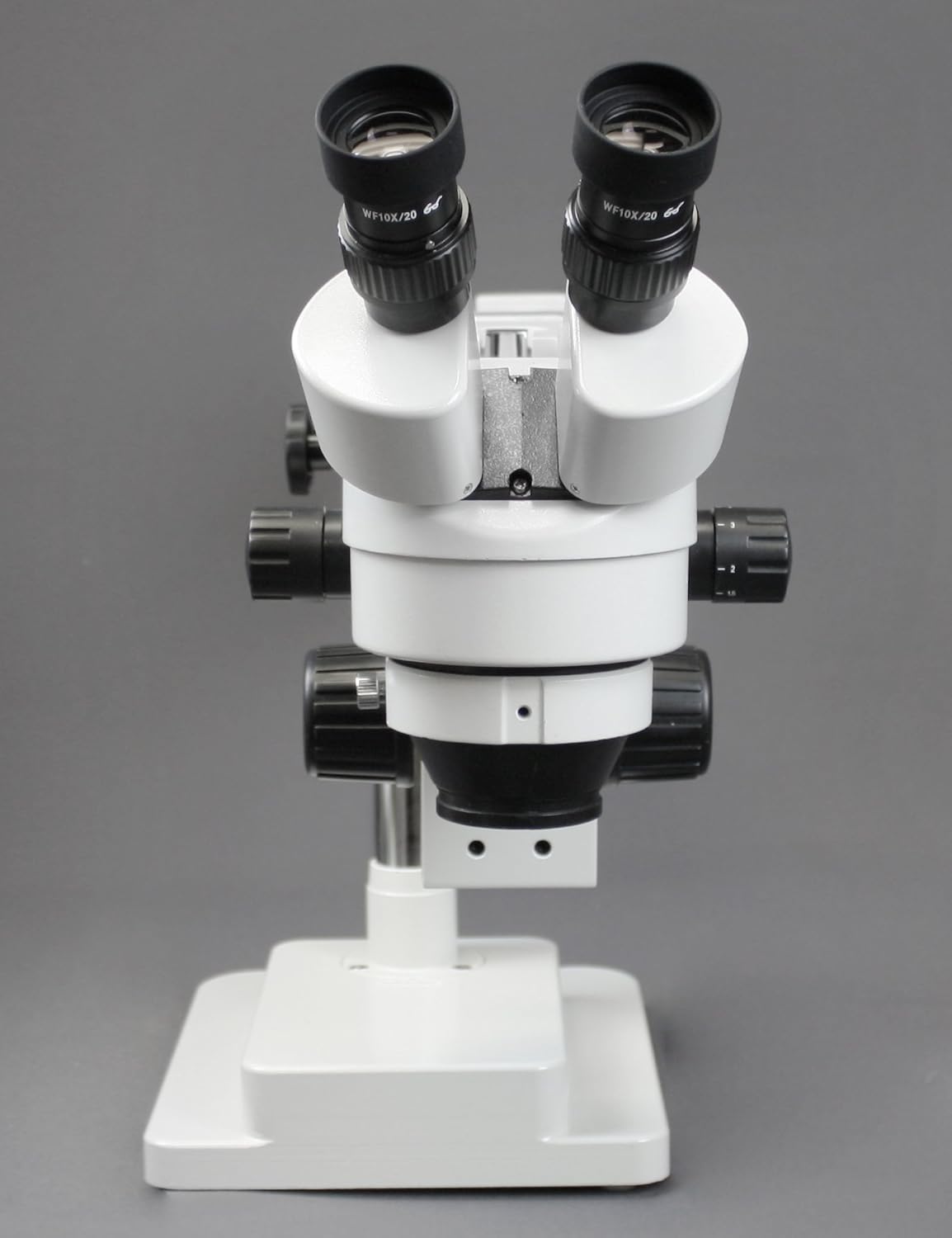 Trinocular Zoom Stereo Microscope, 10x Widefield Eyepiece, 0.7X—4.5X Zoom Range, Double Arm Boom Stand U534040