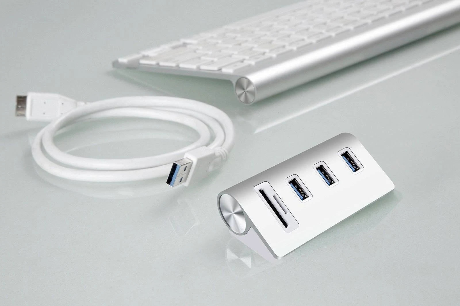 USB 3.0 3-Port Aluminum Hub with SD/TF Card Reader J5202