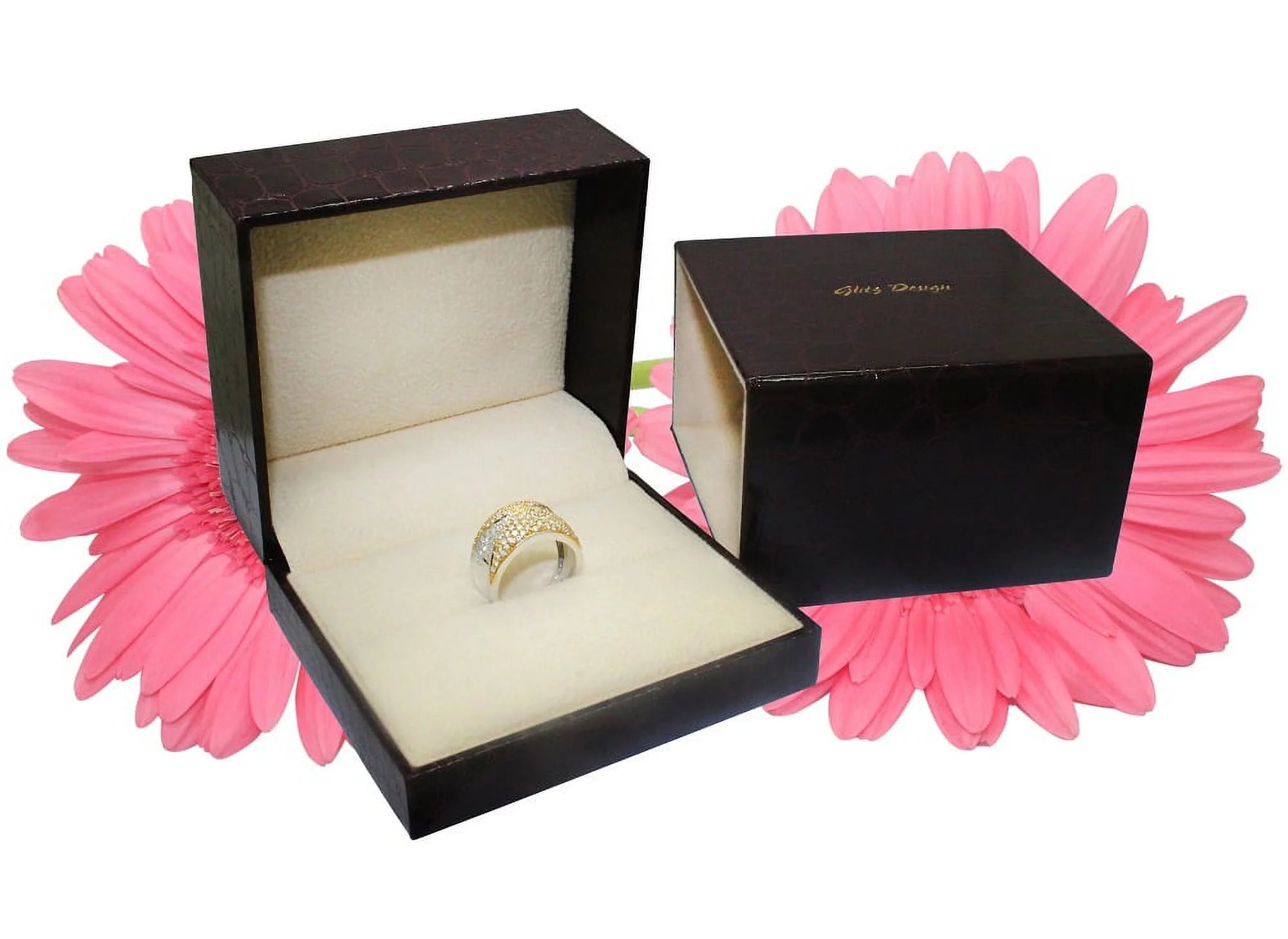 Cushion Solitaire 4-Prong 0.75 Carat 14K Gold Engagement Ring Y988455