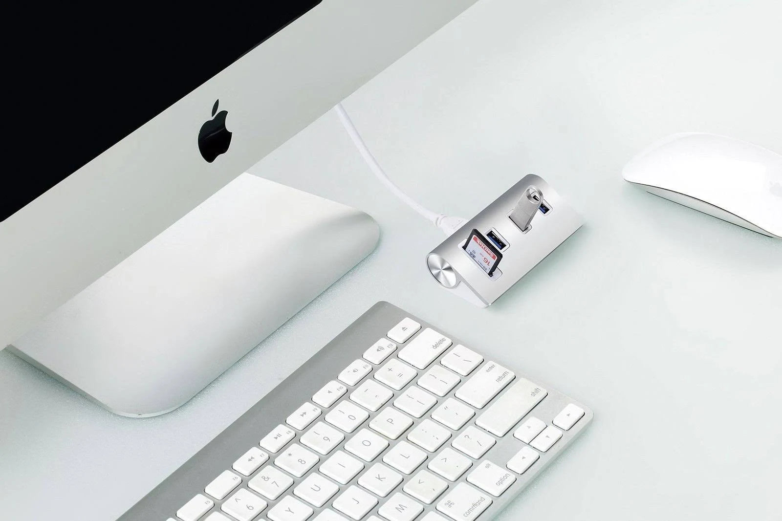 USB 3.0 3-Port Aluminum Hub with SD/TF Card Reader J5202