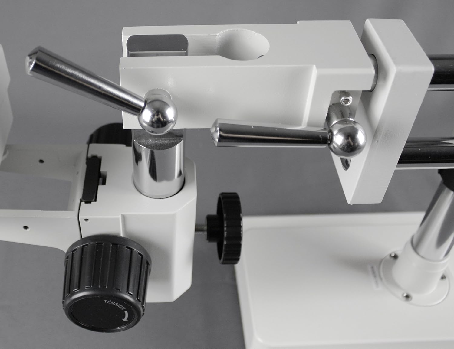 Trinocular Zoom Stereo Microscope, 10x Widefield Eyepiece, 0.7X—4.5X Zoom Range, Double Arm Boom Stand U534040